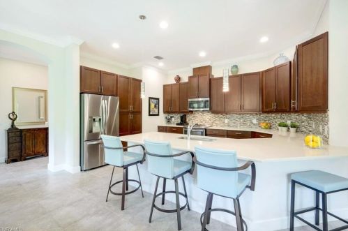 9433 Isla Bella Cir, Bonita Springs FL  34135-7276 exterior