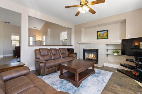 915 Mayport Dr, West Pittsburg CA  94565-4494 exterior