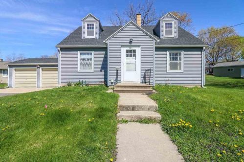 303 West Ave, Mauston, WI 53948-1528
