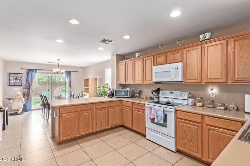 967 Leslie Ave, San Tan Valley AZ  85140-4439 exterior