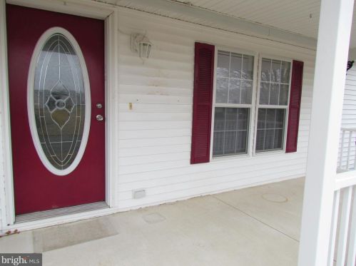 402 Moore Pl, Dover DE  19901-1359 exterior