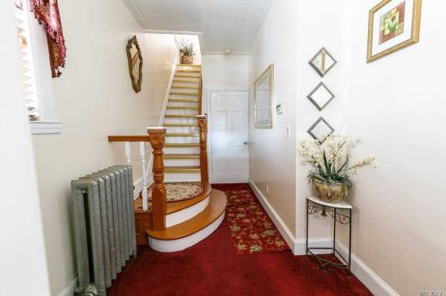 197-23 Hiawatha Ave, Jamaica, NY 11423-2964