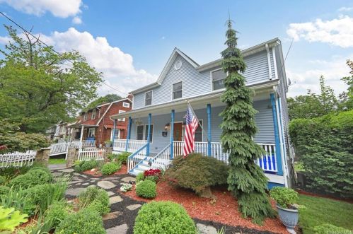 57 Wayne Ave, Airmont, NY 10901-4617