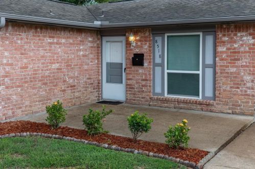 8518 Elmhaven Rd, Morgans Point, TX 77571-3637