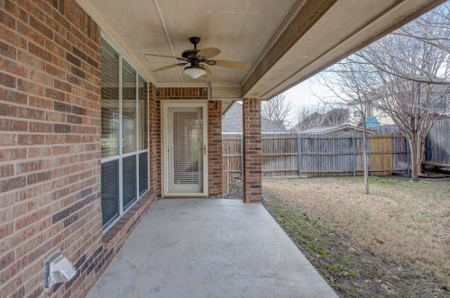 5424 Shasta Ridge Ct, Fort Worth TX  76123-2827 exterior