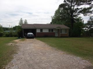 1477 Elvis Presley Dr, Tupelo MS  38804-1610 exterior