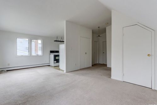 295 Herbert Pl, Bethpage NY  11714-4713 exterior