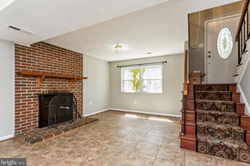 13207 Nassau Dr, Woodbridge VA  22193-4104 exterior