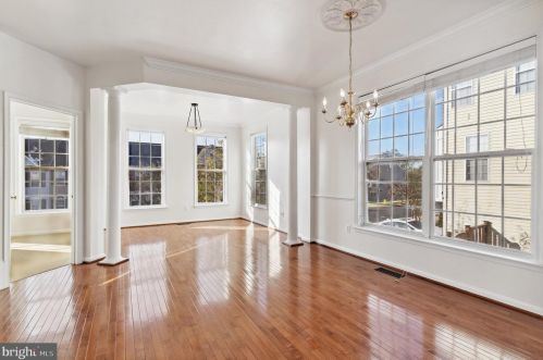 2182 Armitage Ct, Woodbridge VA  22191-6104 exterior