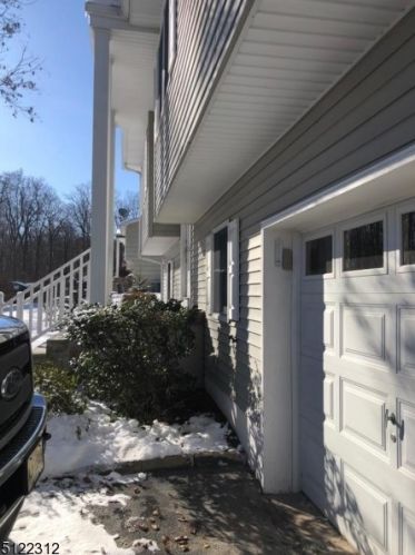 31 Starlight Rd, West Milford Lakes, NJ 07480-2802