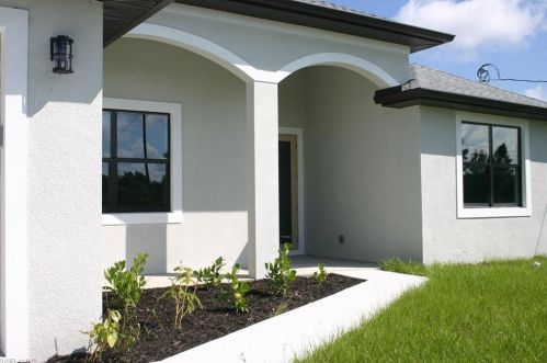 2802 33rd St, Lehigh Acres, FL 33976-4549