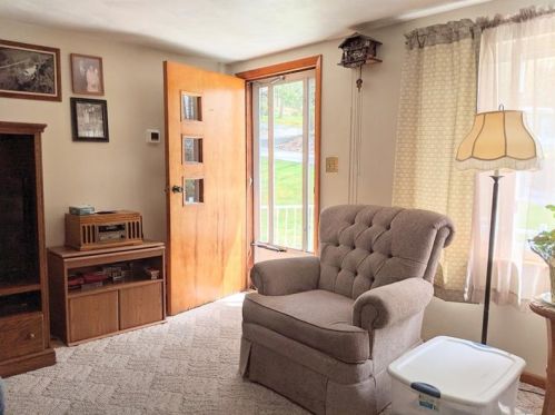 184 Spaugy Hollow Rd, South Connellsville, PA 15425-6518