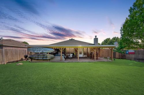 225 Lake Texoma Dr, St Paul, TX 75098-4873
