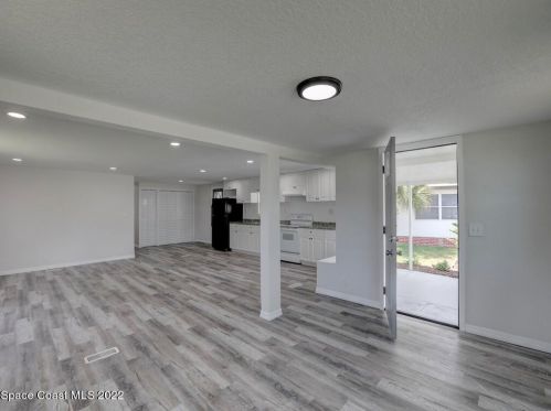 1112 Oriole Cir, Sebastian FL  32976-7521 exterior