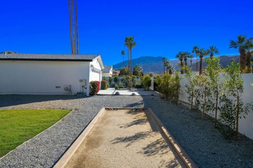 52190 Avenida Diaz, La Quinta CA  92253-3226 exterior
