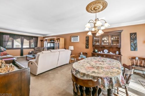 14 Reading Rd, Hopatcong NJ  07843-1023 exterior