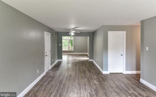 5 Holly Ct, Blenheim NJ  08012-5303 exterior