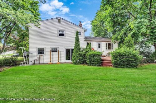 26 Chapman Ter, Middletown, NJ 07748-1563