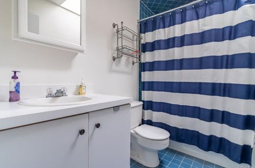 12 Brookwood Rd, New Rochelle NY  10804-1841 exterior