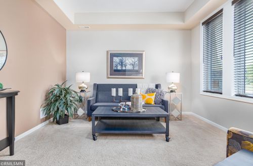 12282 Midway Cir, Minneapolis, MN 55449-6219