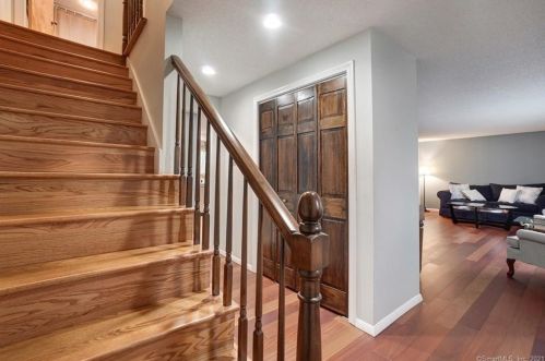 11 Timber Trl, Milford CT  06460-8616 exterior