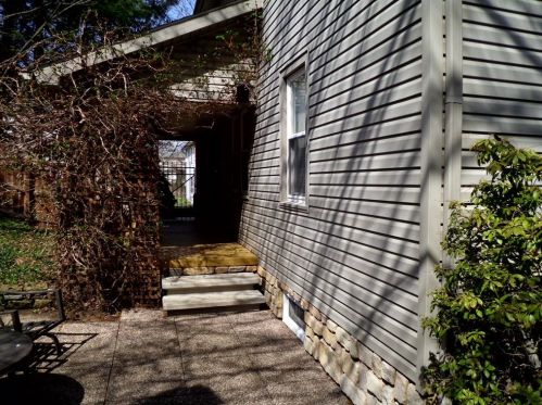 395 Wilson St, Hermitage PA  16146-1520 exterior