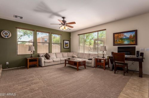 1958 Sunnyvale Ave, Gilbert AZ  85295-9089 exterior