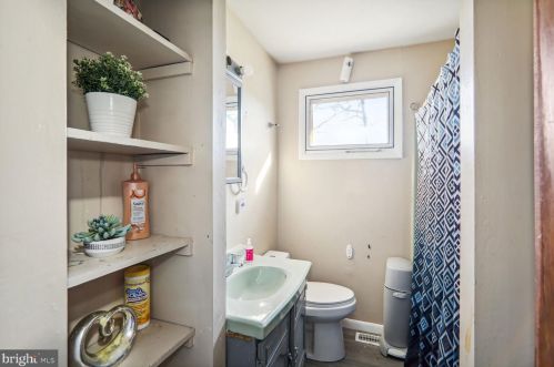 8736 Orchard Ave, Camden NJ  08109-3840 exterior