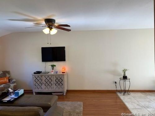 2 Country Club Ct, Norwalk CT  06851-5601 exterior