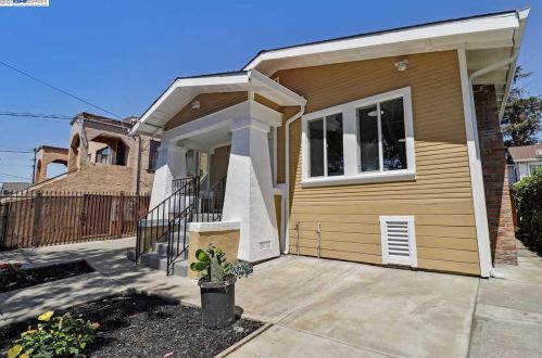 2027 83rd Ave, Oakland, CA 94621-2213