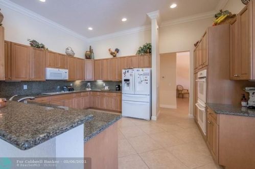 19032 55 St, Hollywood FL 33029-6290 exterior