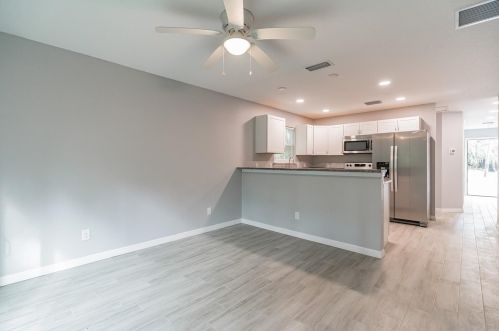 561 Live Oak Ave, Daytona Beach FL  32114-4846 exterior