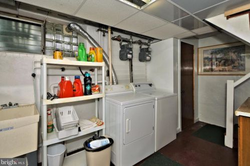 7221 Erdrick St, Philadelphia PA 19135-1014 exterior