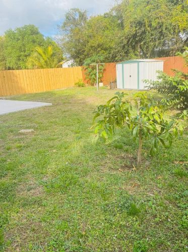 37 6th Ave, Dania Beach FL  33004-3262 exterior