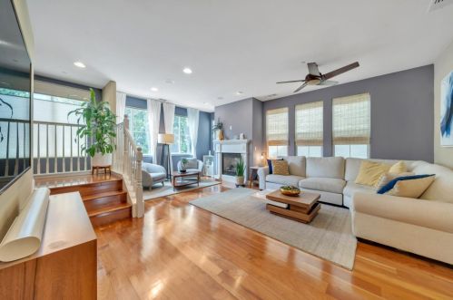 129 Azalea Dr, Mountain View CA  94041-1380 exterior