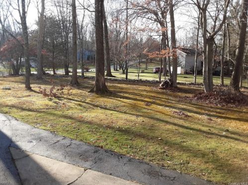 2 Marjorie Dr, Airmont NY  10901-7707 exterior