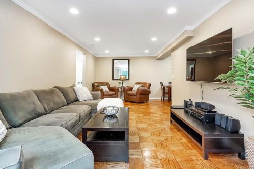 344 Central Park Ave, Scarsdale, NY 10583-1302