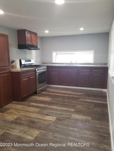 61 Bayshore Mobile Mnr, Hazlet NJ  07730-4134 exterior