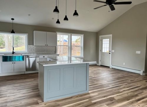 32 Silvermine Rd, Brookfield Center CT  06804-3326 exterior
