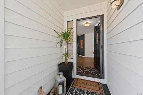 1898 Bennett Meadows Ln, Santa Rosa CA  95405-8375 exterior