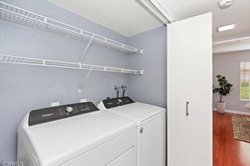 74 Woodleaf, Irvine CA  92614-7081 exterior