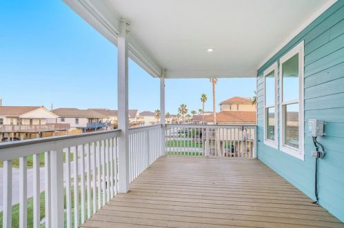 4022 Fort Bend Dr, Galveston TX  77554 exterior