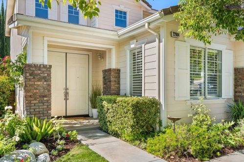 22904 Boxwood Ln, Santa Clarita, CA 91390-4177