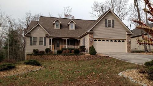 22 Bacham Ln, Crossville, TN 38558-2696