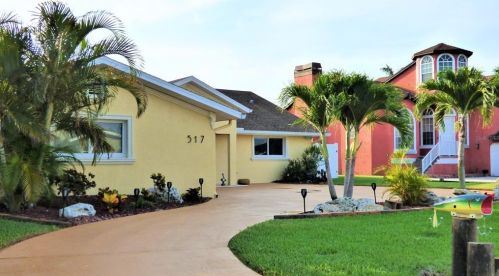 517 Johns Pass Ave, Saint Petersburg, FL 33708-2368