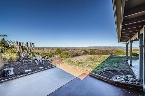 3866 San Pablo Ave, Oceanside CA  92057-7208 exterior