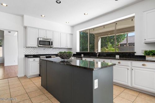 21523 72 Ave, Glendale AZ  85303-1630 exterior