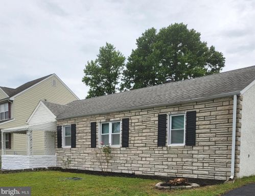 703 Woodtop Rd, Wilmington, DE 19804-2627