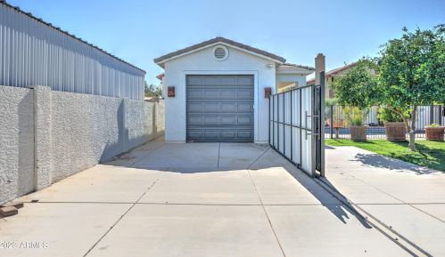4945 Acoma Dr, Glendale AZ  85306-4409 exterior