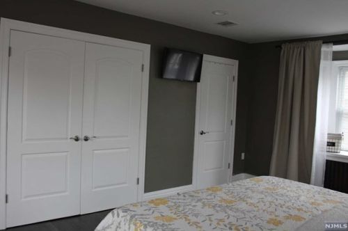 132 Hillcrest Pl, North Bergen NJ  07047-6102 exterior